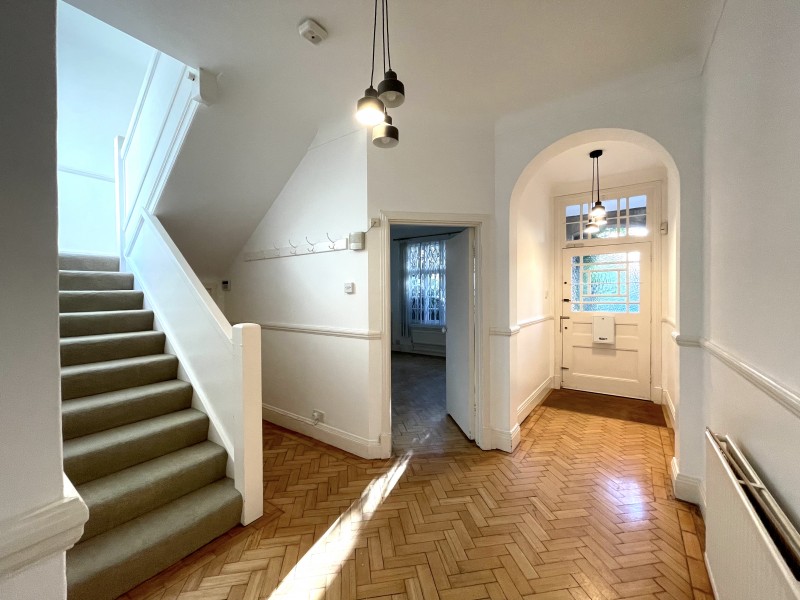 Astell gf hallway